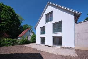 Zeitlose Architektur trifft auf modernen Wohnkomfort – Die vollständige Adresse der Immobilie erhältst du vom Anbieter., 82284 Grafrath – Vorschaubild 1