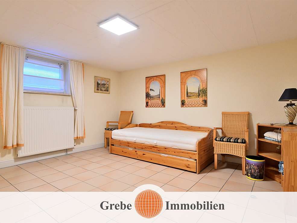 Immobilie in Fürstenwalde/Spree - Absolut hochwertiges Zweifamilienhaus mit 3 Bädern und Vollkeller! - Bild 1