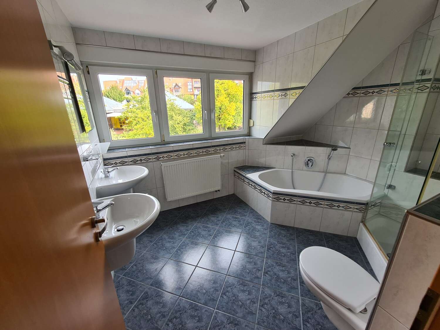 Immobilie in Litzendorf - Großzügige, schöne und gepflegte DHH in ruhigem Wohngebiet - Bild 0