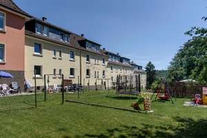 Helle Wohnung mit Gartenanteil!