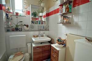 Attraktiv vermietete 3-ZKB Maisonette: Terrasse, Stellplatz, saniert mit neuem Dach und Fenstern – Am Krenzelsberg 65, 66115 Burbach, Saarbrücken – Vorschaubild 15