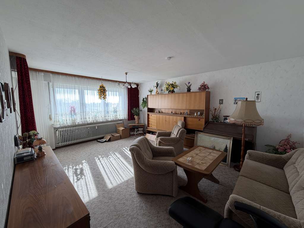 Immobilie in Lamspringe - Ansprechendes Zweifamilienhaus mit Ausbaupotenzial in Lamspringe - Bild 2