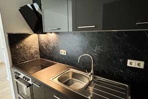 Paare aufgepasst! Lichtdurchflutete 3-Zimmer-Wohnung mit Einbauküche und Balkon! – Wolgograder Allee 58, 9123 Hutholz, Chemnitz – Vorschaubild 3