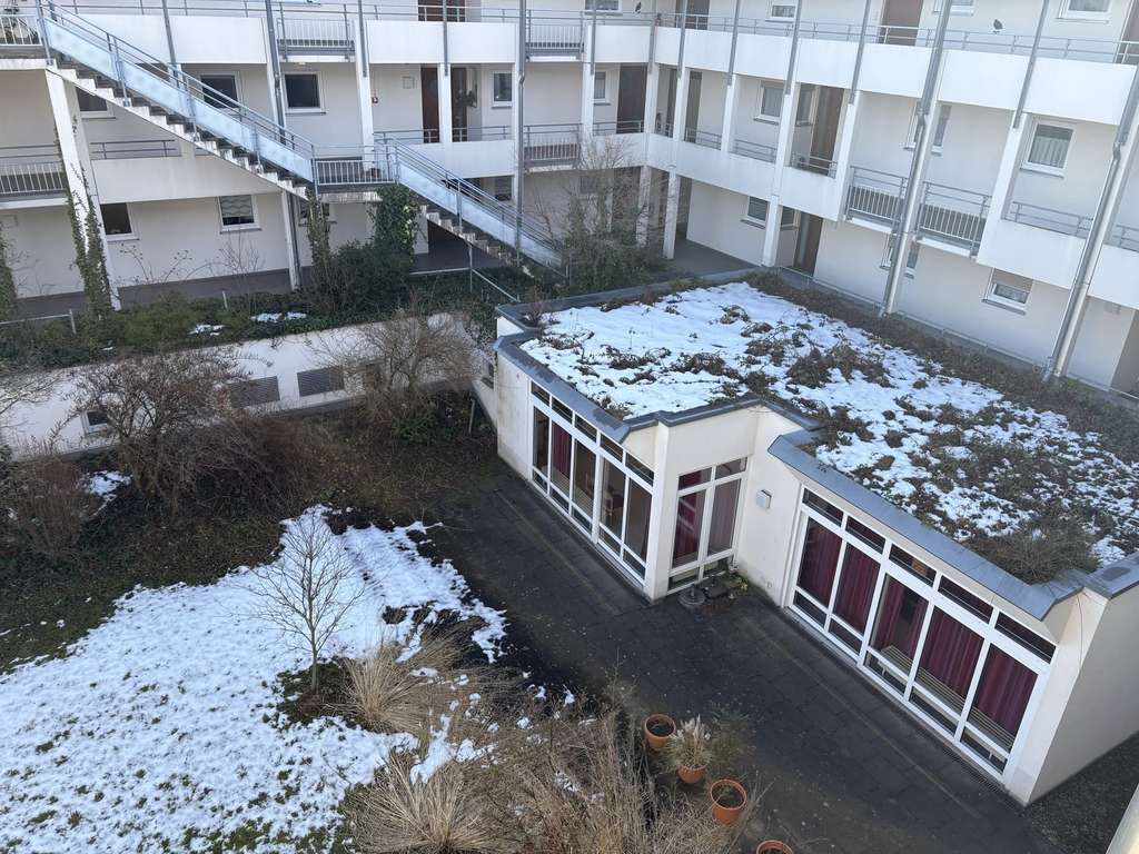 Immobilie in Donzdorf - Kompakte DG-Wohnung in Seniorenanlage mit Balkon und TG-Stellplatz. Sofort frei! - Bild 2