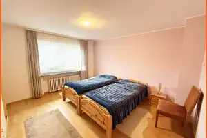 Verkauft! Wohnen mit viel Platz, herrlichem Garten, 2 Garagen sowie nahe der Uni und Innenstadt! – Mainz – Vorschaubild 6
