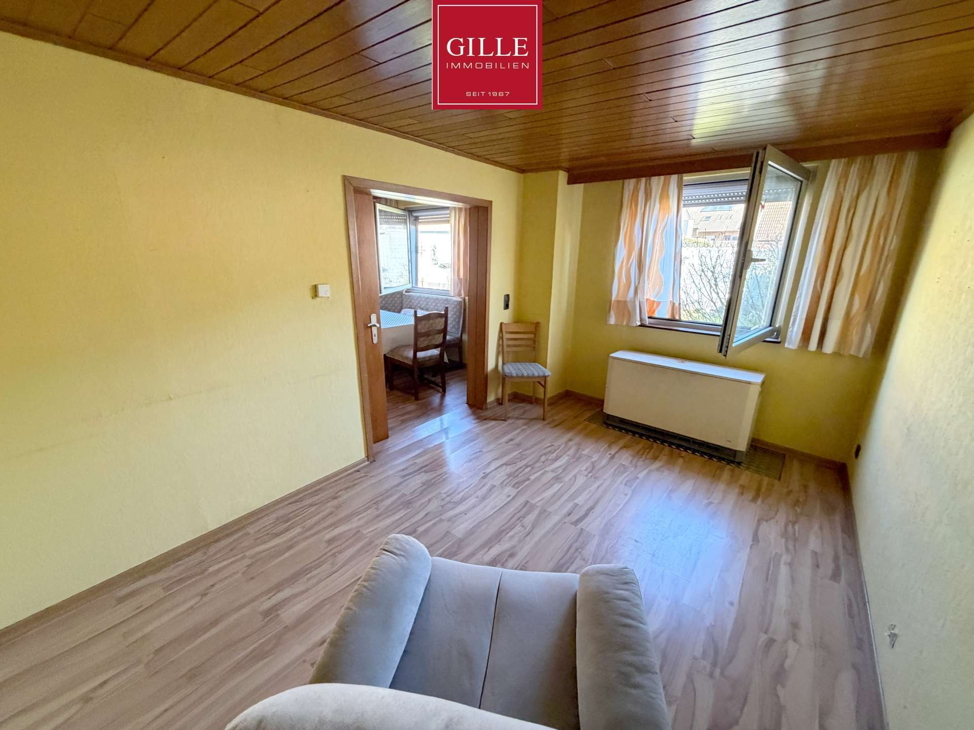 Immobilie in Grevenbroich - Großzügiges Einfamilienhaus in Grevenbroich-Gustorf, mit viel Platz zur Selbstentfaltung - Bild 0