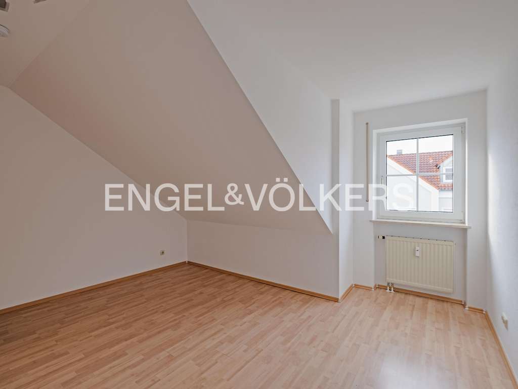 Immobilie in Rohrbach - Attraktive Dachgeschosswohnung mit zwei Balkonen und
 zwei Stellplätzen in gepflegter Wohnanlage - Bild 4