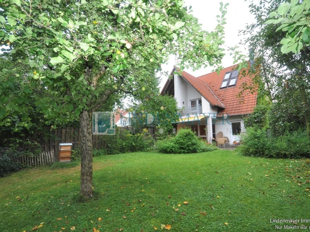 Tolles Einfamilienhaus (DHH) mit viel Wohnfläche und