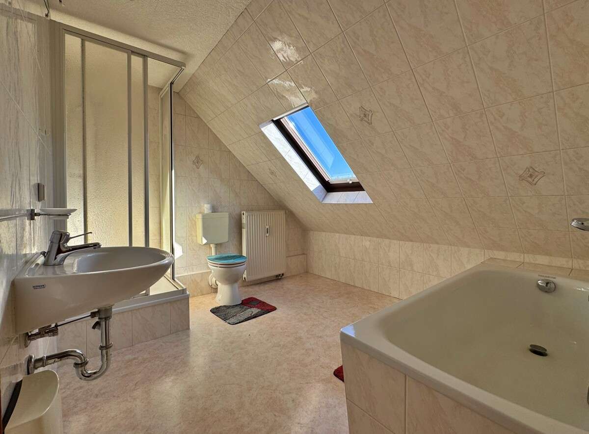 Immobilie in Dippoldiswalde - Familienfreundliches Zuhause mit Garten und Platz fürs eigene Business in Schmiedeberg - Bild 0