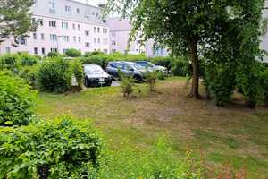 Bezugsfrei, mit Blick ins ruhige Grüne – Berlin – Vorschaubild 4