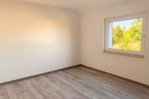 Viel Platz für Ihre Familie – stilvoll kernsaniert mit großem Grundstück! – Die vollständige Adresse der Immobilie erhältst du vom Anbieter., 39288 Burg – Vorschaubild 12
