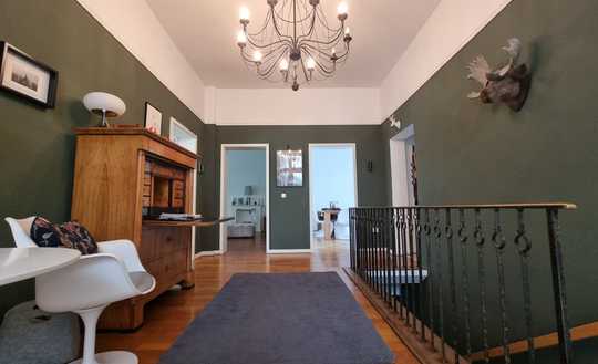 Repräsentatives Wohnen in Bestlage: Großzügige Maisonette mit Gartenflair in LU- Süd