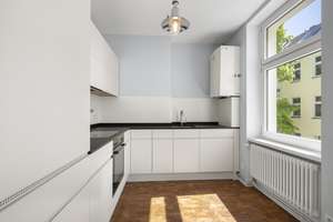STILSICHER AUSGESTATTES APPARTMENT AUF DER ROTEN INSEL IN BERLIN-SCHÖNEBERG – Die vollständige Adresse der Immobilie erhältst du vom Anbieter., 10829 Schöneberg, Berlin – Vorschaubild 4