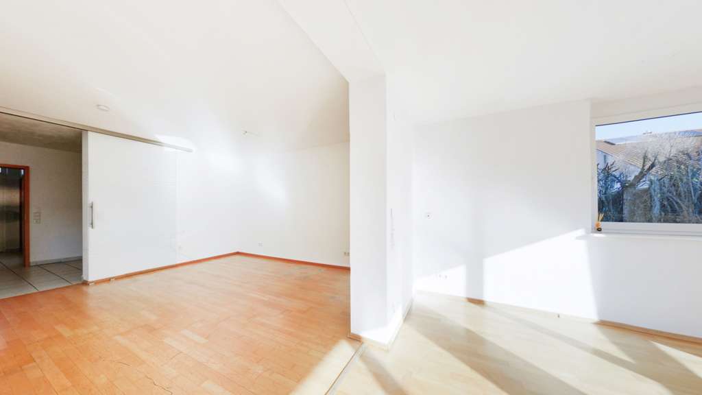 Immobilie in Balzheim - Perfekt für den nächsten Schritt: bezugsfertiges Einfamilienhaus mit PV Anlage & Modernisierungspo - Bild 3