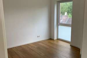 Einziehen und Wohlfühlen - Balkon und Einbauküche – Holsteiner Chaussee 193, 22457 Schnelsen, Hamburg – Vorschaubild 3