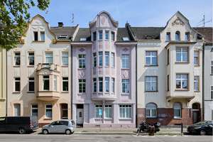 Stilvolle Dachgeschosswohnung mit großer Süd-Dachterrasse im charmanten Gründerzeithaus