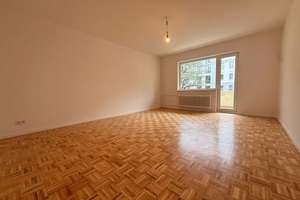 Erstbezug nach Kernsanierung / 71 m2 / 2-Zimmer-Wohnung mit Balkon / Albrechtstraße / Steglitz