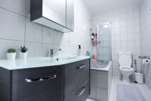 Exklusive 3-Zimmer-Wohnung in verkehrsgünstiger Lage mit eigenem Garten – Grolandstraße 34, 90408 Uhlandstraße, Nürnberg – Vorschaubild 8