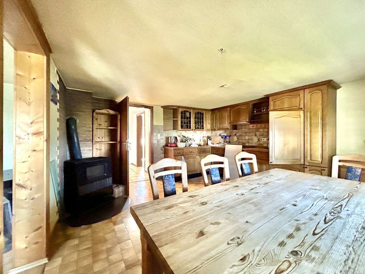 Immobilie in Dreisbach - **Gepflegte Doppelhaushälfte mit toller Gartenanlage und gräumigen Garagen in Dreisbach** - Bild 3