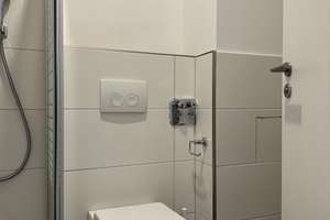 Zuhause mit modernisiertem Ambiente in der Karlsruher Innenstadt-West – Die vollständige Adresse der Immobilie erhältst du vom Anbieter., 76133 Innenstadt-West, Karlsruhe – Vorschaubild 2