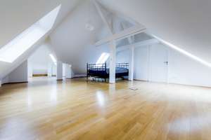 Herzogpark/Bogenhausen: 4-Zimmer-Wohnung mit Dachterrasse, Balkon und Garten – Kolbergerstr 18, 81679 Herzogpark, München – Vorschaubild 17