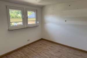 Liebevolle Doppelhaushälfte in zentraler und dennoch äußerst ruhiger Lage von Annweiler – Die vollständige Adresse der Immobilie erhältst du vom Anbieter., 76855 Annweiler am Trifels – Vorschaubild 21