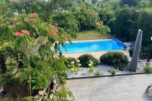 Idyllisches Gartenparadies in Kleinostheim (Wingert): Stilvolles Traumhaus mit Swimmingpool