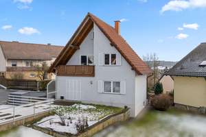 Vielseitig nutzbar! Gepflegtes Zweifamilienhaus mit Terrasse und Balkon in ruhiger Lage – Die vollständige Adresse der Immobilie erhältst du vom Anbieter., 96170 Lisberg – Vorschaubild 4
