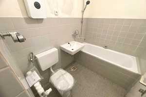 Renovierungsobjekt mit idyllischem Grünblick – Verwandeln Sie es in Ihr Traumheim! – Hakenfelder Str. 9, 13587 Berlin – Vorschaubild 8