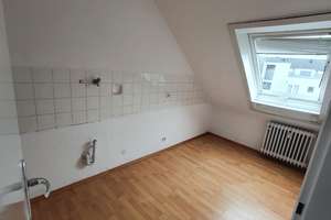 Modernisierte 5,5-Zimmer-Dachgeschosswohnung in Stuttgart-Heumaden – Fenchelstr 15, 70619 Heumaden, Stuttgart – Vorschaubild 15