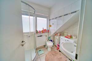Schönes helles 3-Parteienhaushaus in Bad Godesberg / zentrale Lage, ideal als Mehrgenerationenhaus – Die vollständige Adresse der Immobilie erhältst du vom Anbieter., 53173 Alt-Godesberg, Bonn – Vorschaubild 17