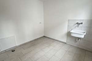 Familienfreundliche DHH mit Terasse und Garage ab sofort – Hauptstraße 24 b, 89352 Ellzee – Vorschaubild 3