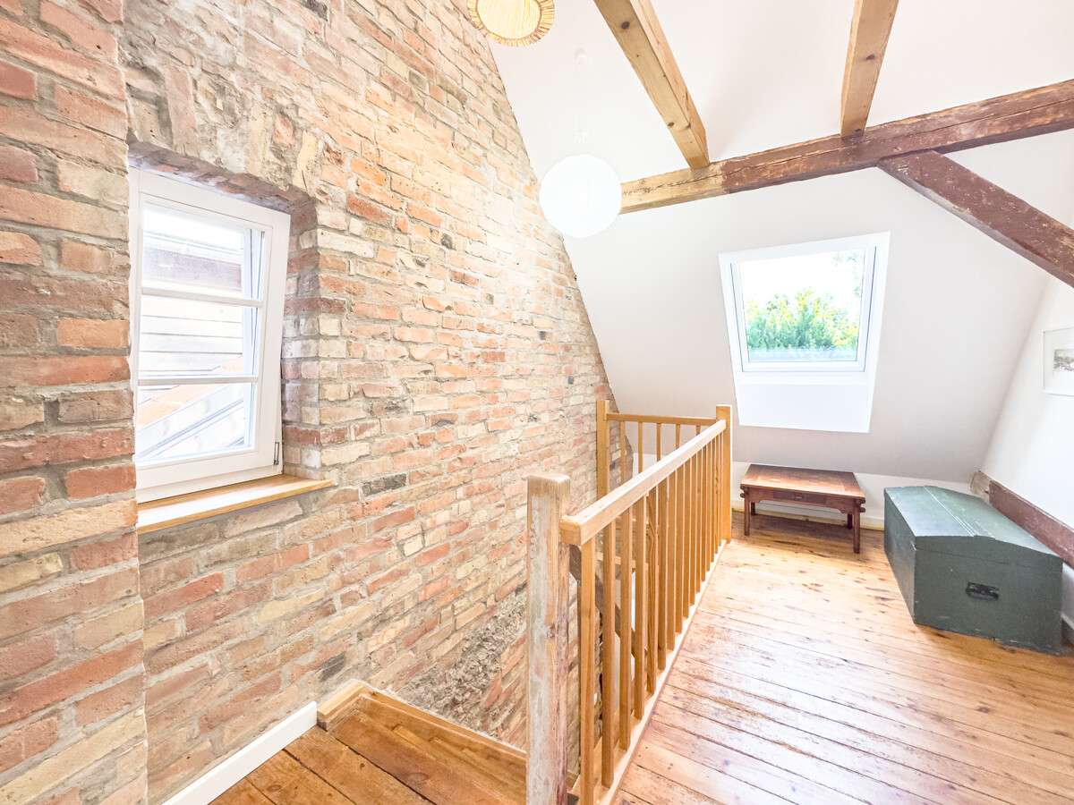 Immobilie in Groß Mohrdorf - Stilvoll & hochwertig saniertes Landhaus mit Wasserblick nähe Stralsund // 2WE // 317m² // PV-Anlage - Bild 3