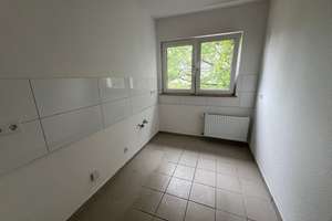 2 Zi.-Whng. mit schönem Ausblick - Wannenbad mit Fenster - Duisburg Rheinhausen – Brucknerstraße 20, 47226 Rheinhausen-Mitte, Duisburg – Vorschaubild 2