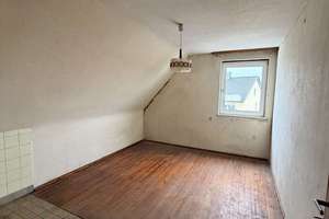 Potenzialreiches Mehrfamilienhaus in Schwarzenbach bei Pressath – Ideal für Sanierer & Investoren – Die vollständige Adresse der Immobilie erhältst du vom Anbieter., 92270 Schwarzenbach – Vorschaubild 15