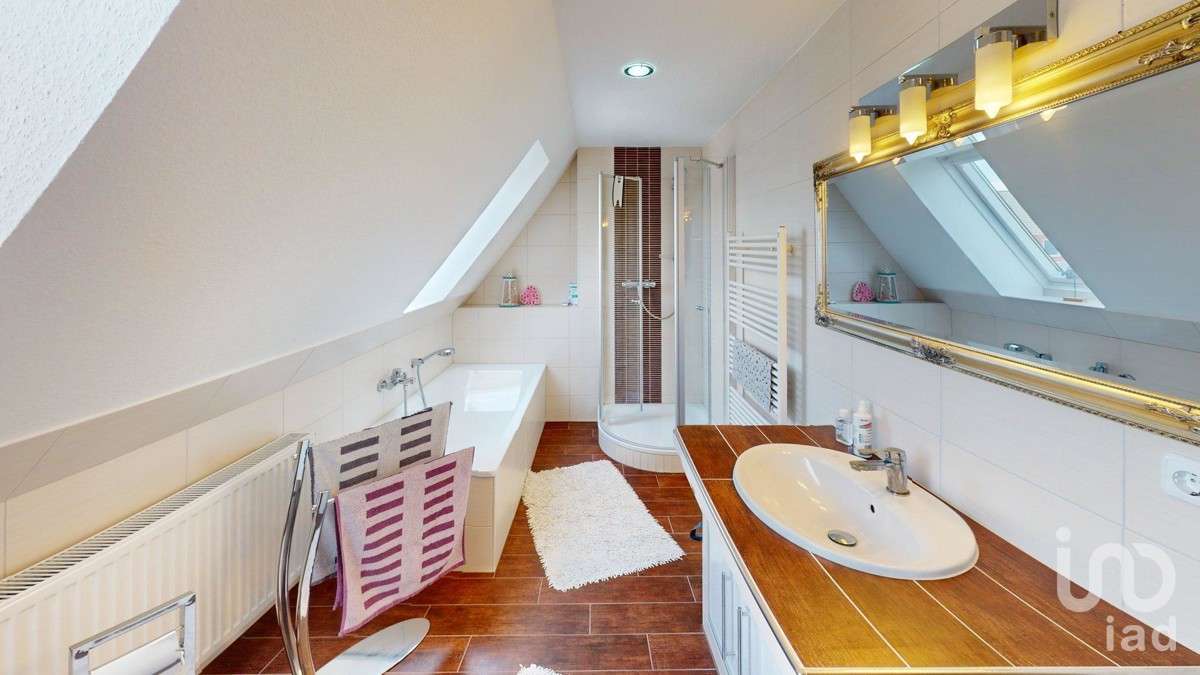 Immobilie in Nordstrand - Charmantes Doppelhaus 2022 vollsaniert,  vielseitig nutzbar und voll unterkellert. - Bild 2