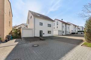 Ihr neues Familienzuhause – freistehendes, energieeffizientes EFH mit Garten in Pfullingen – Die vollständige Adresse der Immobilie erhältst du vom Anbieter., 72793 Pfullingen – Vorschaubild 1