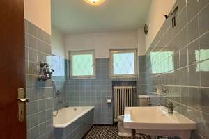Großer Bungalow in ruhiger Sackgasse in Frankfurt-Fechenheim auf herrlich eingewachsenem Grundstück – Die vollständige Adresse der Immobilie erhältst du vom Anbieter., 60386 Fechenheim, Frankfurt am Main – Vorschaubild 7