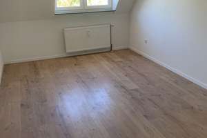 Helle Dachgeschosswohnung mit 6 Zimmern – Nibelungenstraße 68, 47057 Neudorf-Süd, Duisburg – Vorschaubild 10