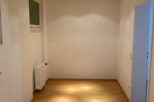 Elegante Wohnung, Stellplatz/Garage möglich. – Untere Lichtenplatzer Straße 10-10a, 42289 Heckinghausen, Wuppertal – Vorschaubild 2