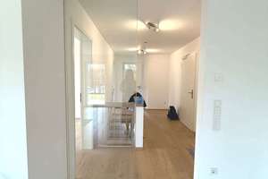 Traumhafte EG-Wohnung auf zwei Ebenen mit viel Platz, Südterrasse – Silberblattstr. 9, 81375 Großhadern, München – Vorschaubild 3