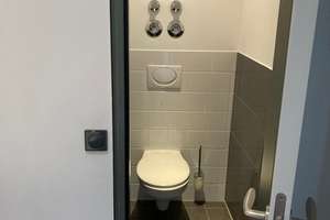 tolle 4-Raum Wohnung in Darmstadt-Mitte, zwei Bäder, Balkon, Aufzug, TG-Stellplatz, WG-geeignet – Karlstraße 45, 64283 Mitte, Darmstadt – Vorschaubild 2