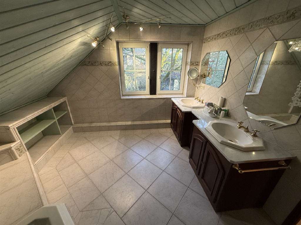 Immobilie in Engelskirchen - Großzügiges Wohnhaus mit Einliegerwohnung - Bild 4