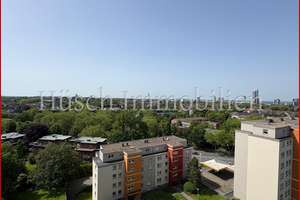 **huesch-immobilien.de**  3-Raum-Wohnung im 11. OG mit traumhaftem Weitblick, Balkon, Aufzug, Garage