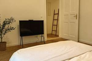 Kleine sanierte Wohnung in Berlin-Schöneberg