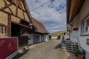 Exklusives Investitionsangebot: Anwesen mit 2 Bauplätzen, Zweifamilienhaus & Scheunen auf 2.117 m²  – Die vollständige Adresse der Immobilie erhältst du vom Anbieter., 79346 Endingen am Kaiserstuhl – Vorschaubild 7