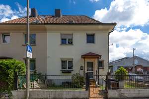 Familienfreundliche Doppelhaushälfte mit großem Garten, Wintergarten und zwei Garagen – 44329 Derne, Dortmund – Vorschaubild 2