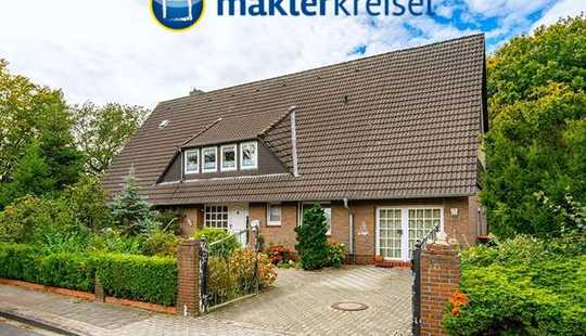 Bild von Friedeburg: Großzügiges Zweifamilienhaus mit Garten in schöner Wohngegend