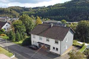 Preiswert: Doppelhaus im Zentrum von Morsbach – Am Büchel 6 und 8, 51597 Morsbach – Vorschaubild 2