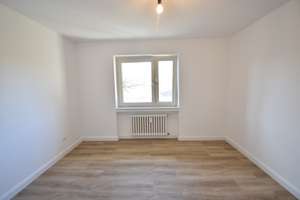 Frisch renoviert! Ideal geschnittene 3-Zimmer-Wohnung mit 2 Balkonen  – Paul-Bonatz-Straße 27, 40595 Garath, Düsseldorf – Vorschaubild 8